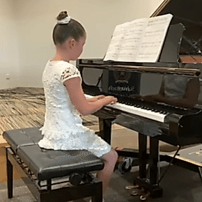 Milana Music - Performance