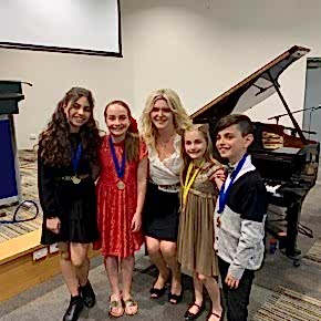 Milana Music - Performance