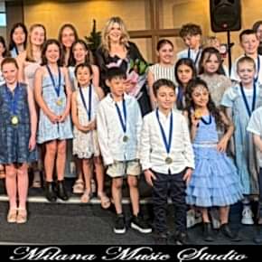 Milana Music - Performance