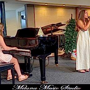 Milana Music - Performance