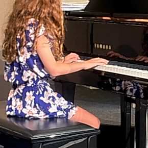 Milana Music - Performance