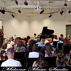 Milana Music - Performance