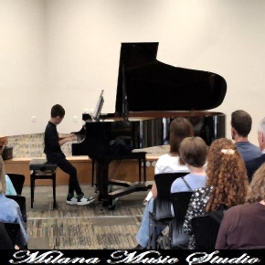 Milana Music - Performance