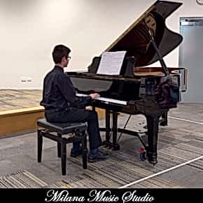 Milana Music - Performance